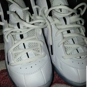 Big Boy Nike Foam Tennis shoes